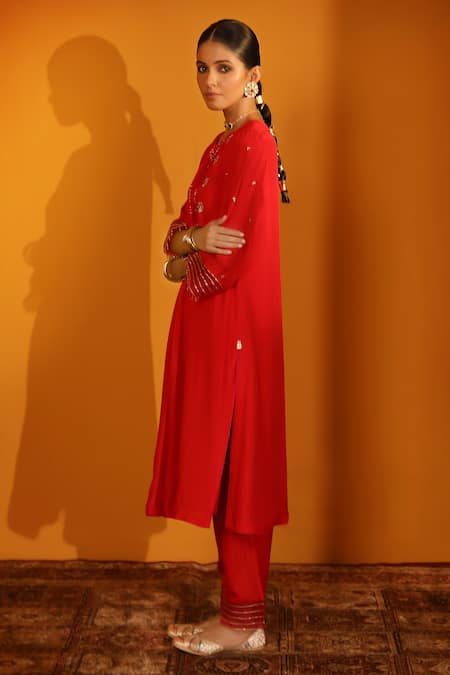 Sitaraa_Red Chanderi, Silk Organza Beads, Embroidery Round Neck Alp Hand Kurta Pant Set _Online_at_Aza_Fashions