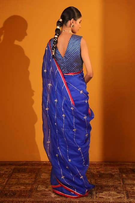 Shop_Sitaraa_Blue Silk Embroidery V-neck Chhavi Saree With Blouse _at_Aza_Fashions