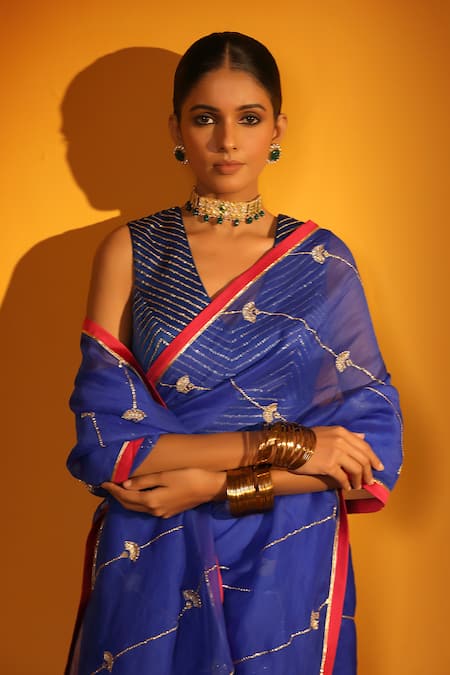 Buy_Sitaraa_Blue Silk Embroidery V-neck Chhavi Saree With Blouse _Online_at_Aza_Fashions