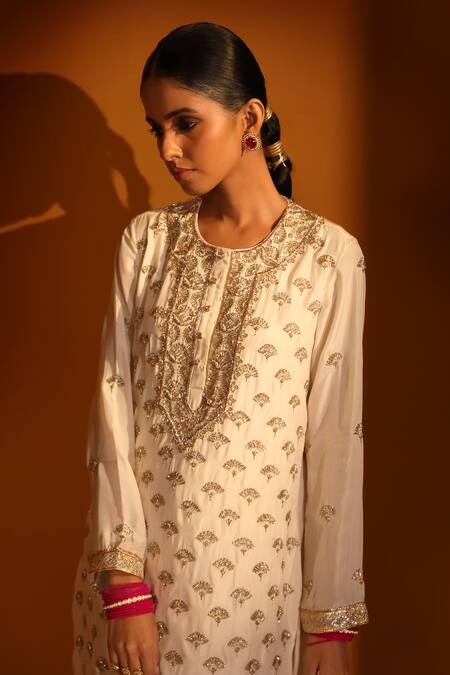 Buy_Sitaraa_Ivory Organza, Silk Sequins, Gota Roop Floral Embroidered Kurta Palazzo Set _Online_at_Aza_Fashions
