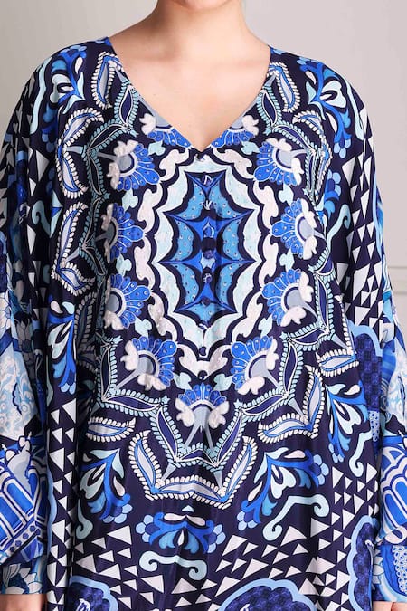 Alpona Designs By Soham Acharya_Blue Crepe Embroidery V-neck Palace Print V Kaftan Dress _Online_at_Aza_Fashions