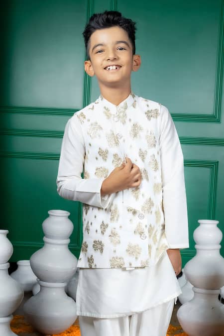 Hoity Moppet White Georgette Zari Floral Bundi Kurta Set Online at Aza Fashions Hoity Moppet_White Georgette Zari Floral Bundi Kurta Set _Online_at_Aza_Fashions
