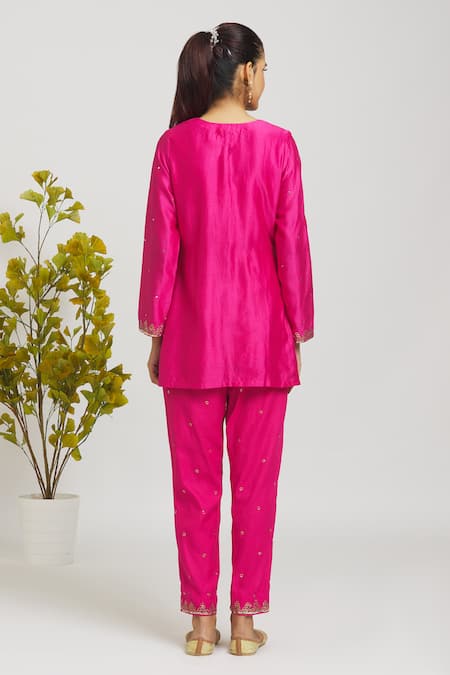 Samyukta Singhania Chanderi Mukaish Embroidered Tunic With Pant 