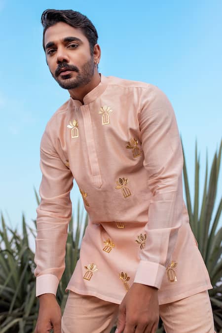 Runit Gupta_Peach Kurta Chanderi Silk Hand Embroidered Khidki Palace Short Set _Online_at_Aza_Fashions