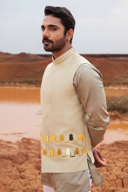 Runit Gupta_Ivory Vegan Silk Hand Dyed Khidki Motifs Bundi Kurta Set _Online_at_Aza_Fashions