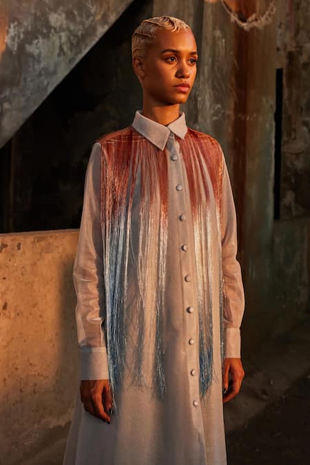 Akhl_Silver Lurex-tulle (57% Metallic Yarn 43% Polyester) + Gradient Shirt Kaftan _Online_at_Aza_Fashions
