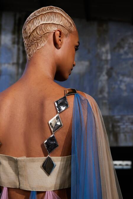 Buy Akhl Gold Lurex-tulle (57% Metallic Yarn 43% Color Blocked Panelled Kaftan With Skirt Online at Aza Fashions Buy_Akhl_Gold Lurex-tulle (57% Metallic Yarn 43% Color Blocked Panelled Kaftan With Skirt _Online_at_Aza_Fashions