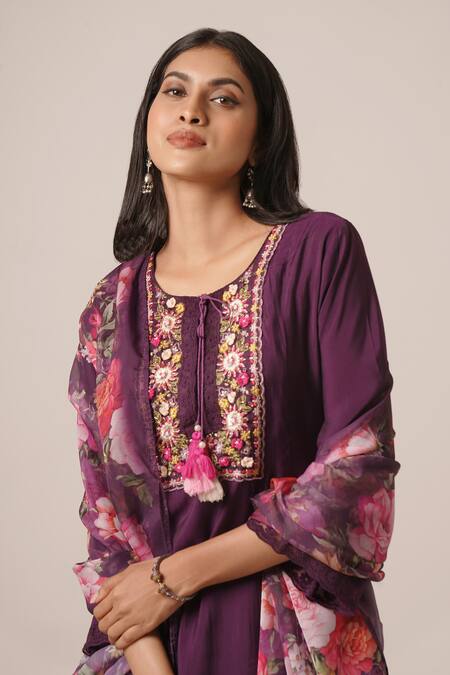 Buy_Tuli_Purple Viscose, Silk, Chiffon Embroidery, Tassels Round Neck Kurta Pant Set