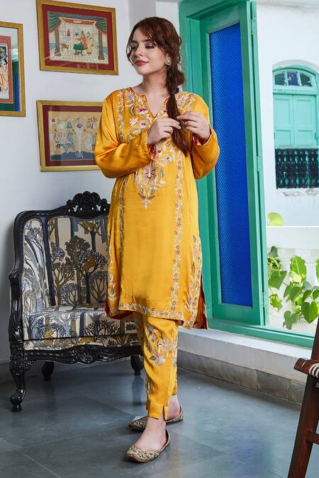Shop_BO Tree_Yellow Modal Satin Silk Embroidered Floral Notched Sona Kurta Pant Set_at_Aza_Fashions