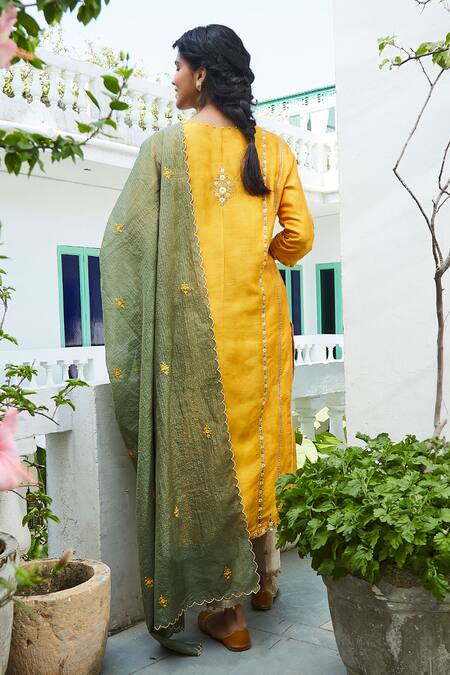 Shop_BO Tree_Yellow Thin Raw Silk Embroidered Floral Notched Sunny Kurta Pant Set_at_Aza_Fashions