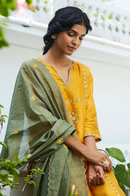 BO Tree_Yellow Thin Raw Silk Embroidered Floral Notched Sunny Kurta Pant Set_Online_at_Aza_Fashions