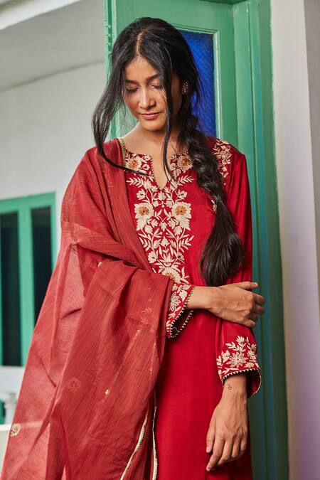 BO Tree_Maroon Modal Satin Silk Embroidered Floral Notched Kesar Kurta Pant Set_Online_at_Aza_Fashions