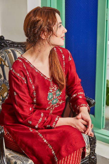 BO Tree Berry Embroidered Kurta & Cotton Pant 