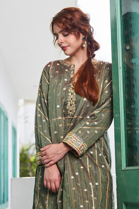 BO Tree_Green Silk Cotton Woven Floral Notched Hena Two Tone Kurta Pant Set_Online_at_Aza_Fashions