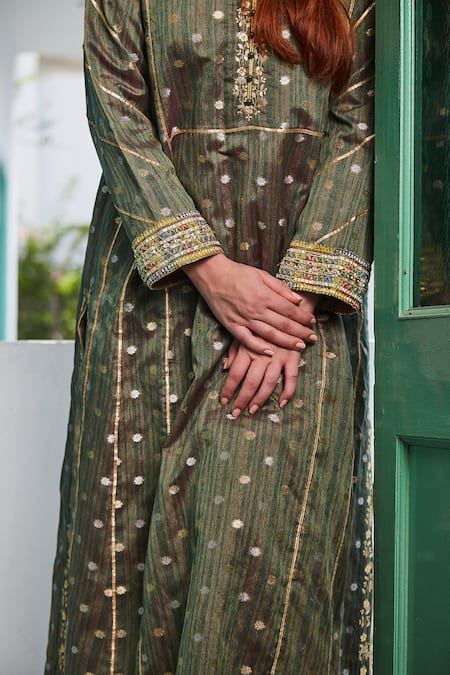 Buy_BO Tree_Green Silk Cotton Woven Floral Notched Hena Two Tone Kurta Pant Set_Online_at_Aza_Fashions