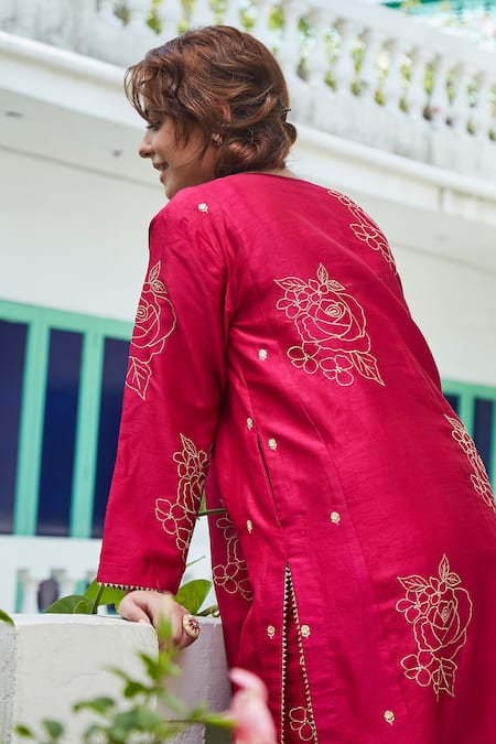 Buy_BO Tree_Pink Thin Raw Silk Embroidered Floral V Neck Gulab Kurta Pant Set_Online_at_Aza_Fashions