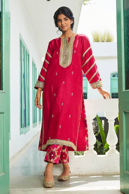 Shop BO Tree Pink Thin Raw Embroidered Threads U Neck Ruby Kurta Pant Set at Aza Fashions Shop_BO Tree_Pink Thin Raw Embroidered Threads U Neck Ruby Kurta Pant Set_at_Aza_Fashions