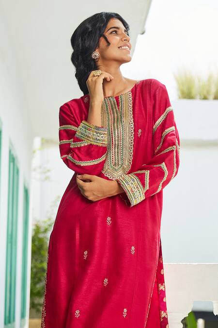 BO Tree Pink Thin Raw Embroidered Threads U Neck Ruby Kurta Pant Set Online at Aza Fashions BO Tree_Pink Thin Raw Embroidered Threads U Neck Ruby Kurta Pant Set_Online_at_Aza_Fashions