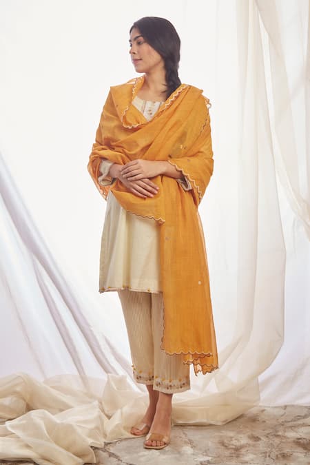 Shop_BO Tree_Off White Cotton Zari Embellished Lace Round Daisy Kurta Pant Set_Online_at_Aza_Fashions