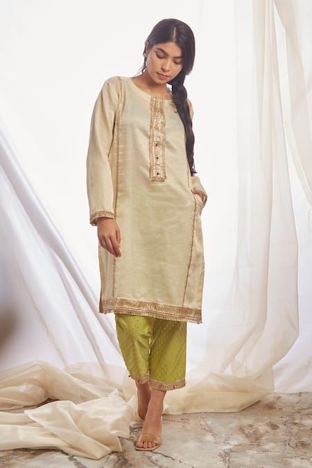 Bo tree Mogra Short Kurta & Banarasi Pant 