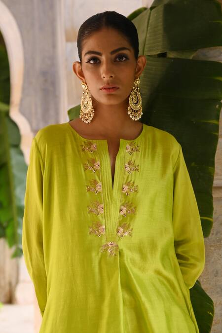 Deep Thee_Green Chanderi Beads, Sequins Round Neck A-line Kurta And Pant Set _Online_at_Aza_Fashions
