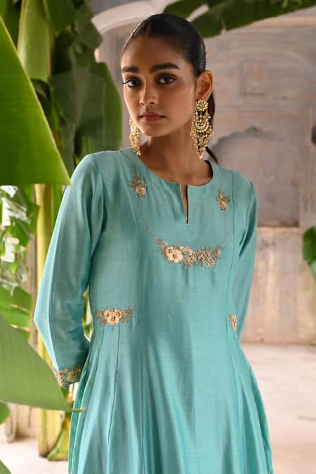 Shop_Deep Thee_Blue Silk, Chanderi, Organza Bloom Crest Embroidered Yoke Kurta Pant Set _Online_at_Aza_Fashions