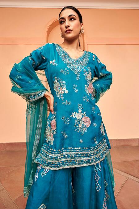 Osaa By Adarsh Green Organza Embroidery, Zari V-neck Botanical Kurta Sharara Set Online at Aza Fashions Osaa By Adarsh_Green Organza Embroidery, Zari V-neck Botanical Kurta Sharara Set_Online_at_Aza_Fashions