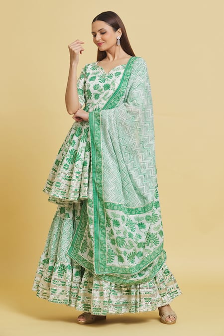 Buy_Samyukta Singhania_Green Cotton Embroidery, Gota Patti Sweetheart Floral Print Kurta Sharara Set _Online_at_Aza_Fashions