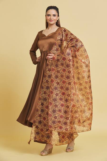 Buy_Samyukta Singhania_Brown Silk, Organza Embroidery Sweetheart Neck Solid Anarkali Pant Set _Online_at_Aza_Fashions