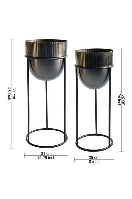 Logam_Black Mild Steel Plain Nordic Planter - Set Of 2_at_Aza_Fashions