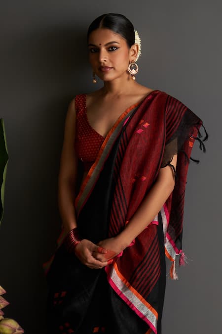Five Point Five_Black Linen Bulbul Geometric Motif Woven Saree With Running Blouse _Online_at_Aza_Fashions