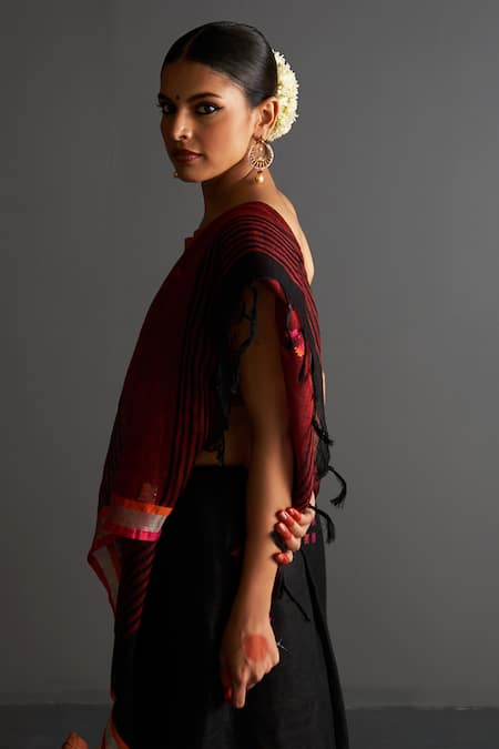 Shop_Five Point Five_Black Linen Bulbul Geometric Motif Woven Saree With Running Blouse _Online_at_Aza_Fashions