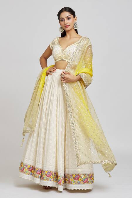 Jiya By Veer Design Studio White Organza, Net, Georgette Dahlia Bloom Embroidered Lehenga Blouse Set at Aza Fashions Jiya By Veer Design Studio_White Organza, Net, Georgette Dahlia Bloom Embroidered Lehenga Blouse Set _at_Aza_Fashions