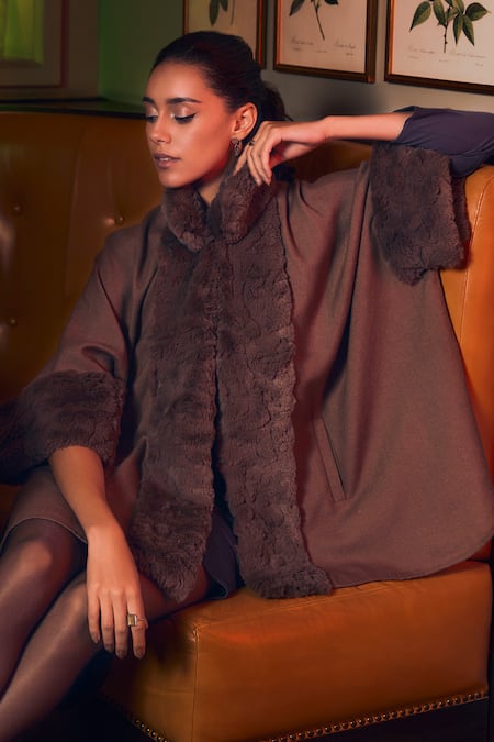 Buy_Rhe-Ana_Brown Logan Oversized Woolen Cape 