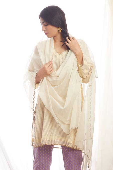 Buy_BO Tree_Off White Cotton Zari Embellished Lace V Neck Kurta Pant Set