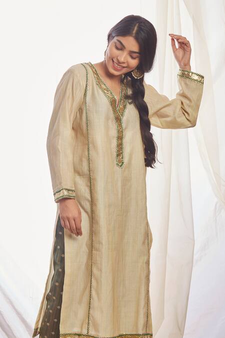 Buy BO Tree Off White Silk, Cotton Lace, Embroidery V-neck Palm Straight Kurta And Pant Online at Aza Fashions Buy_BO Tree_Off White Silk, Cotton Lace, Embroidery V-neck Palm Straight Kurta And Pant_Online_at_Aza_Fashions