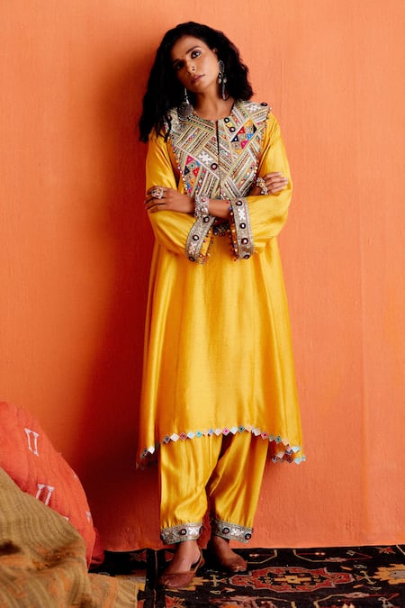 Shop Karishma Khanduja Bareilly Yellow Cheeniya Silk Embroidery Thread Notched Yoke Kurta And Salwar Set Online at Aza Fashions Shop_Karishma Khanduja Bareilly_Yellow Cheeniya Silk Embroidery Thread Notched Yoke Kurta And Salwar Set _Online_at_Aza_Fashions