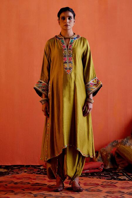 Karishma Khanduja Bareilly Green Cheeniya Silk Embroidery Thread Notched Placket Kurta And Dhoti Pant Set Online at Aza Fashions Karishma Khanduja Bareilly_Green Cheeniya Silk Embroidery Thread Notched Placket Kurta And Dhoti Pant Set _Online_at_Aza_Fashions