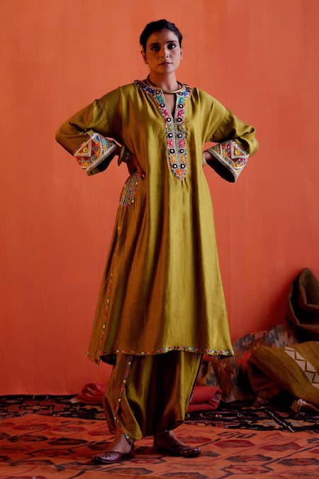 Buy Karishma Khanduja Bareilly Green Cheeniya Silk Embroidery Thread Notched Placket Kurta And Dhoti Pant Set Online at Aza Fashions Buy_Karishma Khanduja Bareilly_Green Cheeniya Silk Embroidery Thread Notched Placket Kurta And Dhoti Pant Set _Online_at_Aza_Fashions