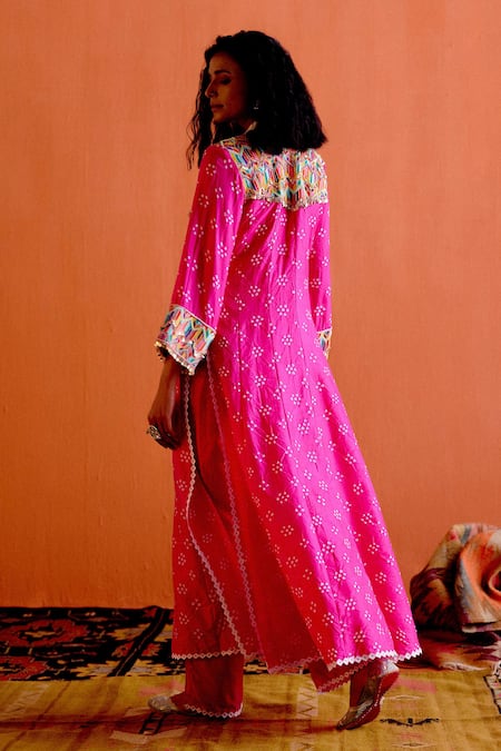 Shop Karishma Khanduja Bareilly Magenta Silk Embroidery V-neck Bandhani Pattern Kurta And Pant Set at Aza Fashions Shop_Karishma Khanduja Bareilly_Magenta Silk Embroidery V-neck Bandhani Pattern Kurta And Pant Set _at_Aza_Fashions