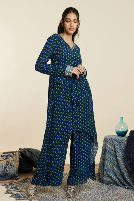 Shop_Sva By Sonam & Paras Modi_Emerald Green Crepe Geometric V Neck Pattern Front Tie Tunic And Palazzo Set_Online_at_Aza_Fashions