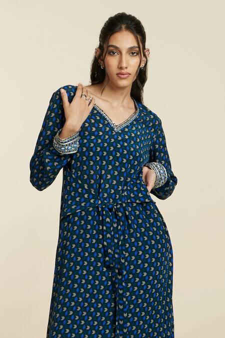 Sva By Sonam & Paras Modi_Emerald Green Crepe Geometric V Neck Pattern Front Tie Tunic And Palazzo Set_at_Aza_Fashions