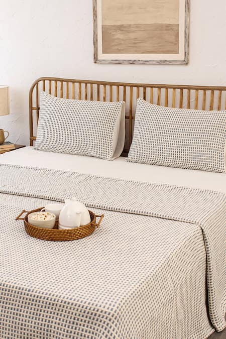 House This Girnar Cotton Woven Bedcover Set 