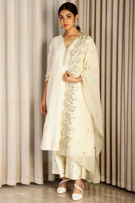 Detales_Yellow Cotton Chanderi Embroidery Thread Notched Kurta Set_Online_at_Aza_Fashions