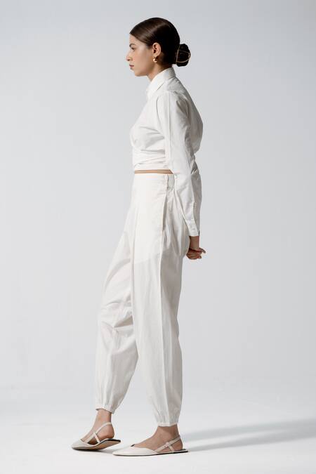 Buy_OFRIDA_White Cotton Plain Jogger Pant_Online_at_Aza_Fashions