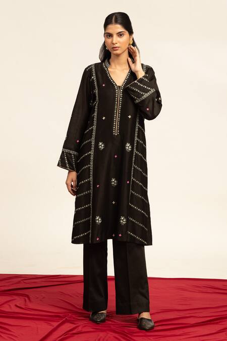 Shetab Kazmi Black Chanderi, Linen, Cotton, Viscose Pearls, Side Panelled Kurta Pant Set Online at Aza Fashions Shetab Kazmi_Black Chanderi, Linen, Cotton, Viscose Pearls, Side Panelled Kurta Pant Set _Online_at_Aza_Fashions