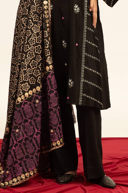Buy Shetab Kazmi Black Chanderi, Linen, Cotton, Viscose Pearls, Side Panelled Kurta Pant Set Buy_Shetab Kazmi_Black Chanderi, Linen, Cotton, Viscose Pearls, Side Panelled Kurta Pant Set