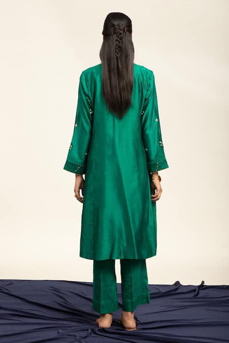Shop Shetab Kazmi Green Chanderi, Cotton, Viscose Embroidery, Aari Side Panelled Kurta Pant Set at Aza Fashions Shop_Shetab Kazmi_Green Chanderi, Cotton, Viscose Embroidery, Aari Side Panelled Kurta Pant Set _at_Aza_Fashions