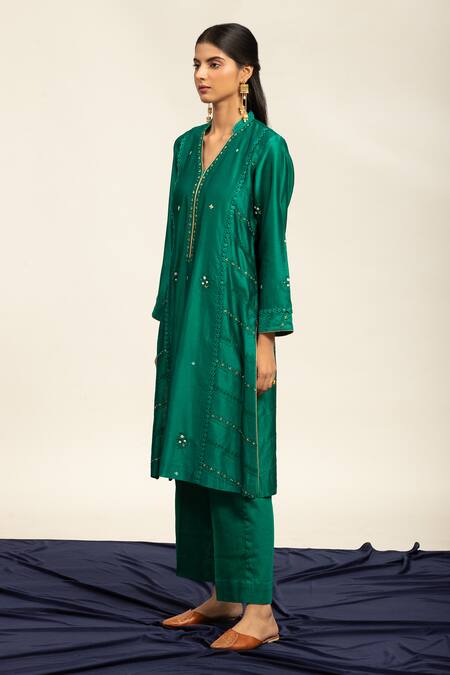 Buy Shetab Kazmi Green Chanderi, Cotton, Viscose Embroidery, Aari Side Panelled Kurta Pant Set Online at Aza Fashions Buy_Shetab Kazmi_Green Chanderi, Cotton, Viscose Embroidery, Aari Side Panelled Kurta Pant Set _Online_at_Aza_Fashions