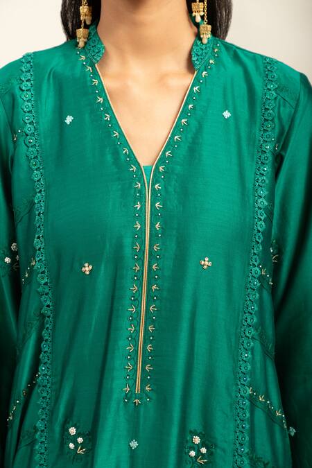 Shetab Kazmi Green Chanderi, Cotton, Viscose Embroidery, Aari Side Panelled Kurta Pant Set at Aza Fashions Shetab Kazmi_Green Chanderi, Cotton, Viscose Embroidery, Aari Side Panelled Kurta Pant Set _at_Aza_Fashions